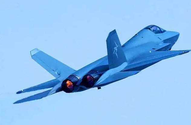 解放軍殲-35戰鬥機首次飛往海外參加巴黎航展。 圖:翻攝自天眼看亞太