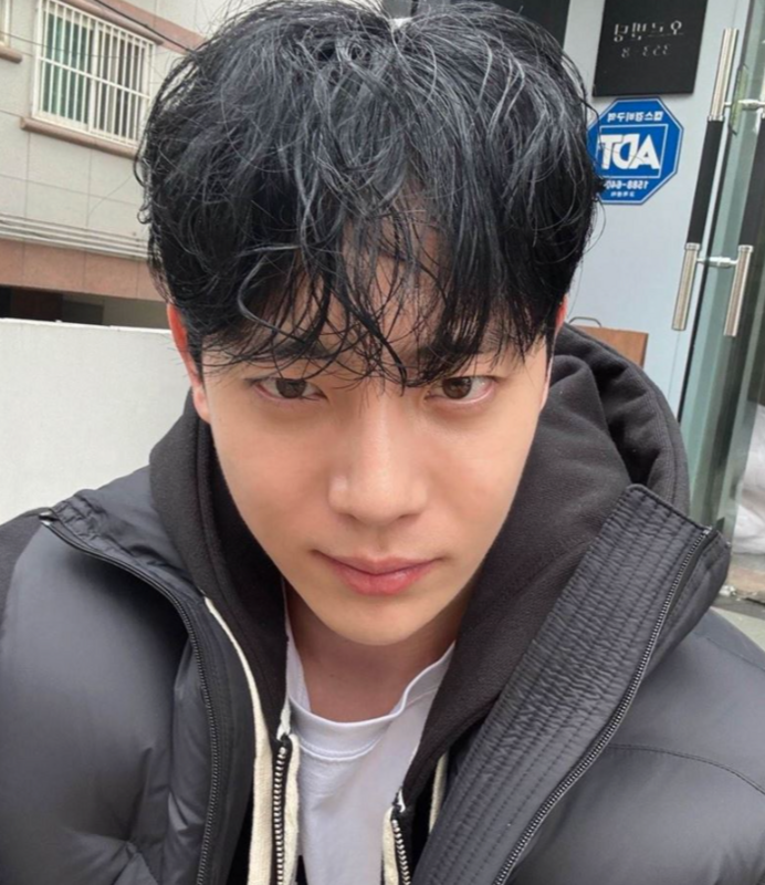 金鍾碩今(6)日突爆出死訊，得年29歲，讓大批粉絲相當震驚。 圖：翻攝自金鍾碩IG