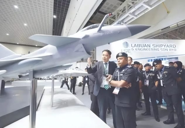 印巴衝突後，殲-10CE戰機成為國際航空展上最受矚目的戰機。 圖 : 翻攝自瑤音萬里