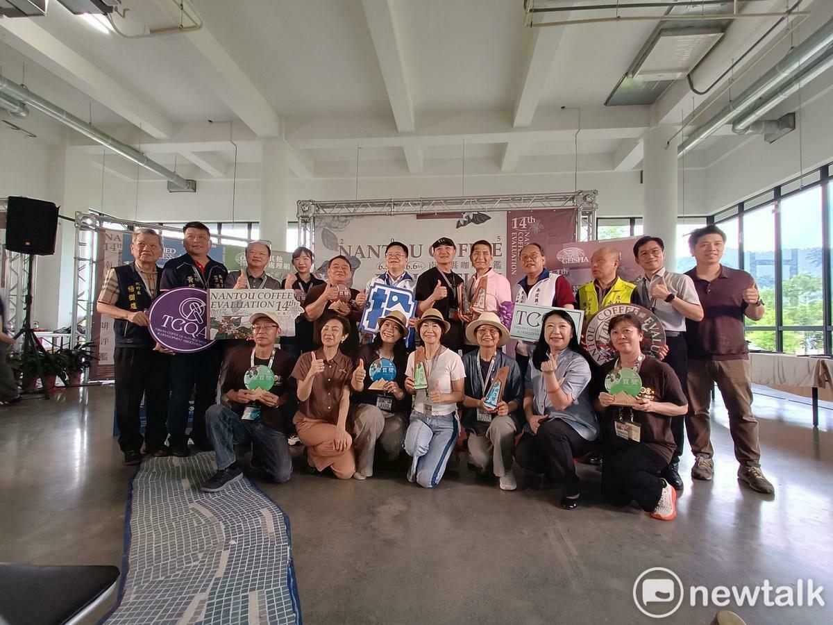 全體得獎者大合影。  圖：唐復年/攝