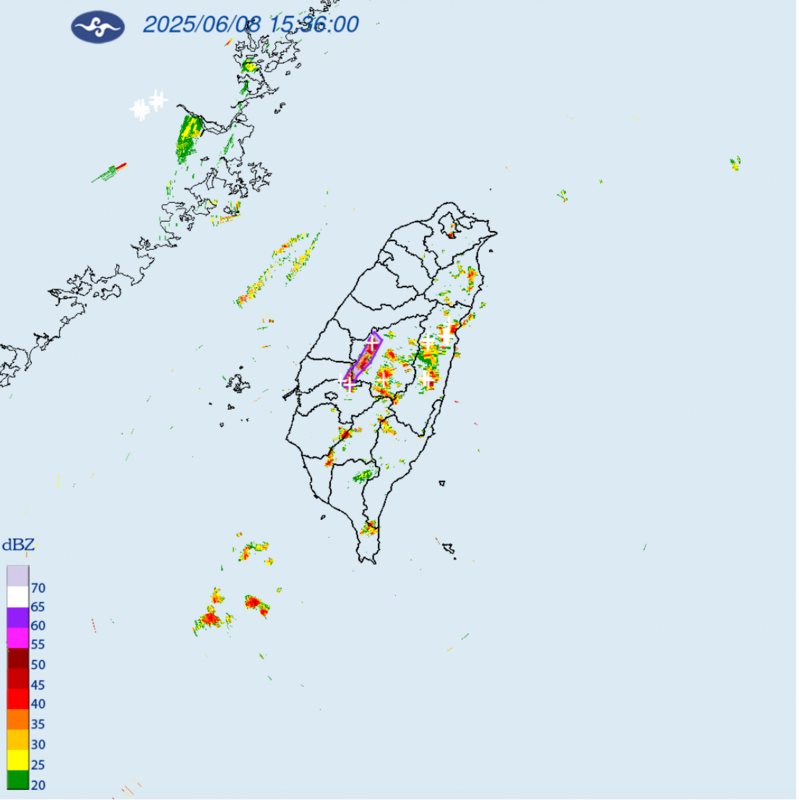 氣象署針對「南投縣、雲林縣、嘉義縣」發布大雷雨即時訊息，持續時間至16時45分止。 圖：翻攝自中央氣象署官網