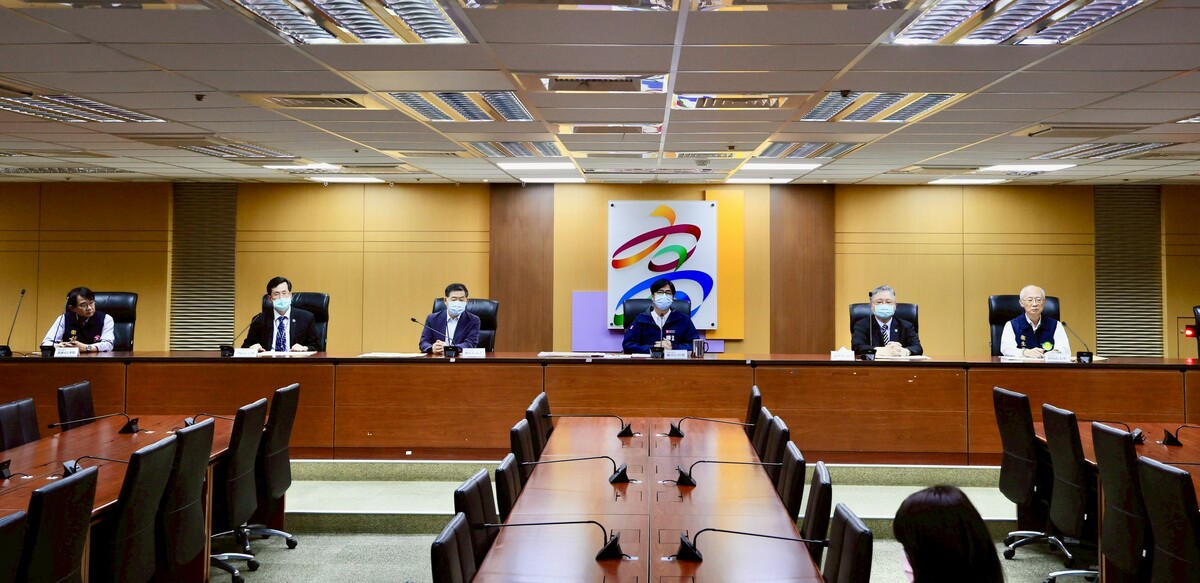 高市府召開「新冠疫情防疫整備記者會」，強調防疫量能充足。  圖：高雄市政府/提供
