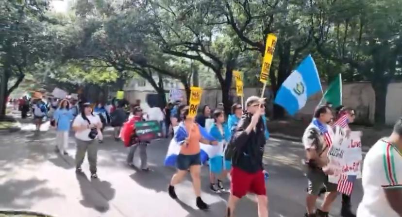 德州首府奧斯汀也於當地時間6月9日爆發「反ICE」示威。 圖：翻攝自 X