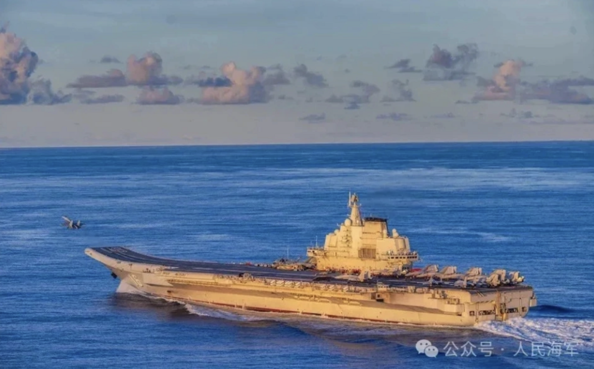 中共航空母艦「遼寧艦」搭載戰機。 圖：擷取自中共官媒《澎湃新聞》