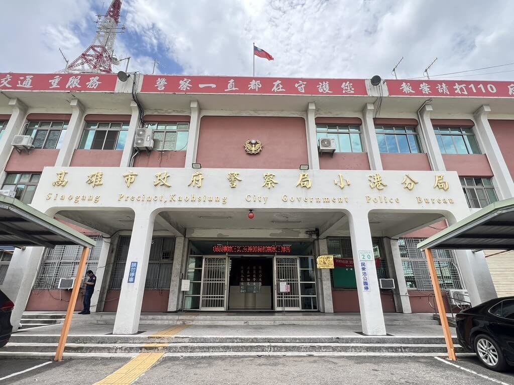 高雄市政府警察局小港分局（圖）偵查隊副隊長戴朝東日前因身體不適就醫，但住院期間仍未好轉，14日在家屬陪伴下離世。（高雄市政府警察局小港分局提供）中央社記者張已亷傳真  114年6月16日