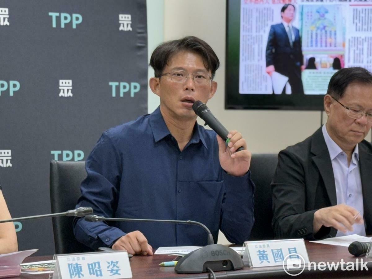 黃暐瀚點出國安簡報破局3原因，認為藍白兩黨主席朱立倫、黃國昌（左）在此刻入府與總統賴清德會面，都將無法向各自支持者交代。 圖：周煊惠 / 攝（資料照）
