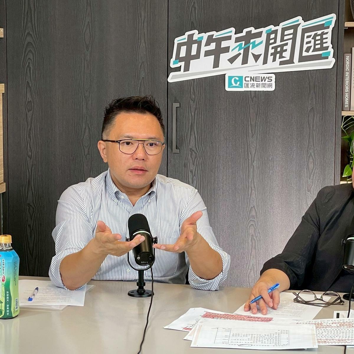 國民黨台北市議員張斯綱接受主持人黃光芹在《CNEWS匯流新聞網》主持的政論live直播節目《中午來開匯》專訪。 圖：《CNEWS匯流新聞網》提供