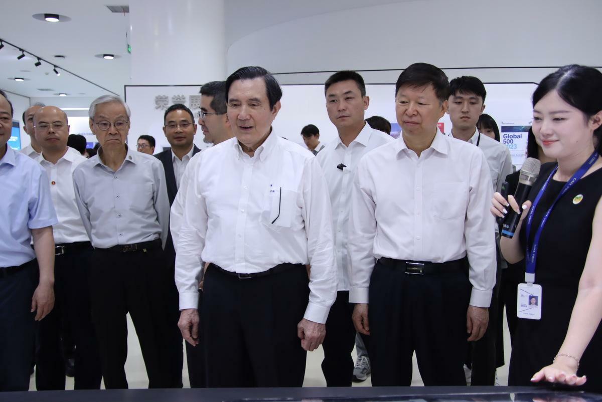 前總統馬英九第四次訪問中國大陸，17日與中共中央台辦主任宋濤會面。 圖：馬英九基金會提供