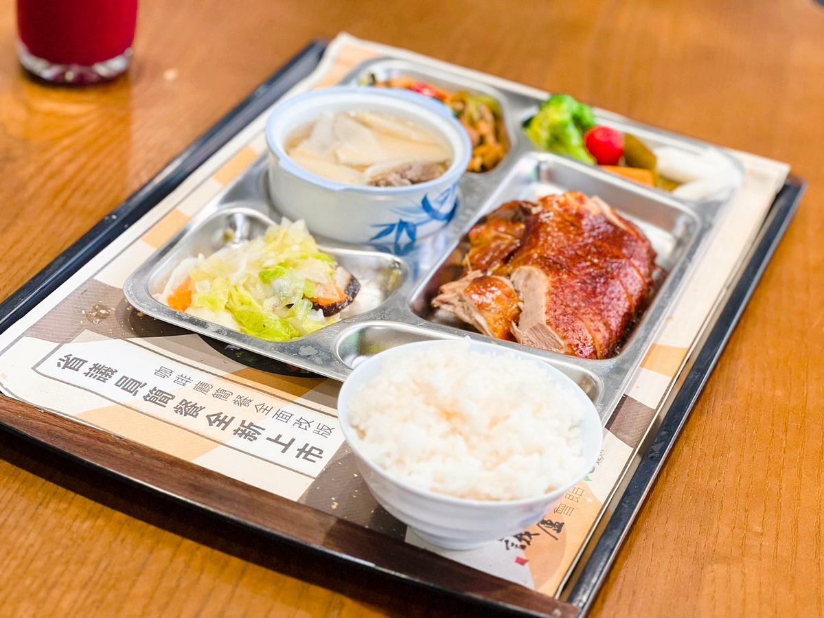 議蘆會館推出期間限定套餐「我們與餓的距離──省議員餐」。 圖：民主議政園區/提供