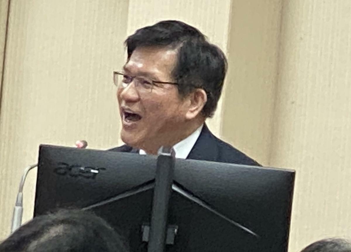 外交部長林佳龍與馬文君兩人互相搶話 圖：林朝億／攝