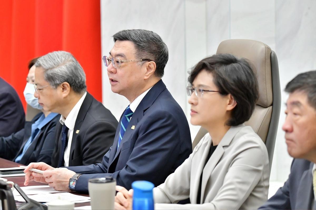 司法院擬具的「少年事件處理法」部分條文修正草案，已於今（19）日於行政院會通過同意會銜，將送請立法院審議。圖為行政院長卓榮泰主持行政院會。 圖：行政院提供