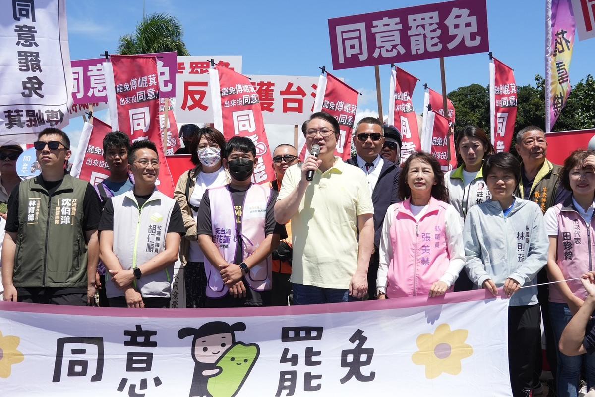 民進黨公職21日啟動全台串連力挺大罷免活動。圖中為秘書長林右昌 圖：民進黨提供（資料照）