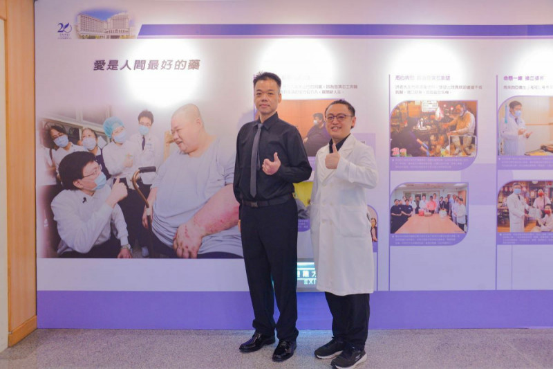 吳先生在家人鼓勵下接受醫療介入與縮胃手術，從150公斤減至80公斤，笑稱終於看到肚子下的世界。 圖：慈濟醫院 ／ 提供