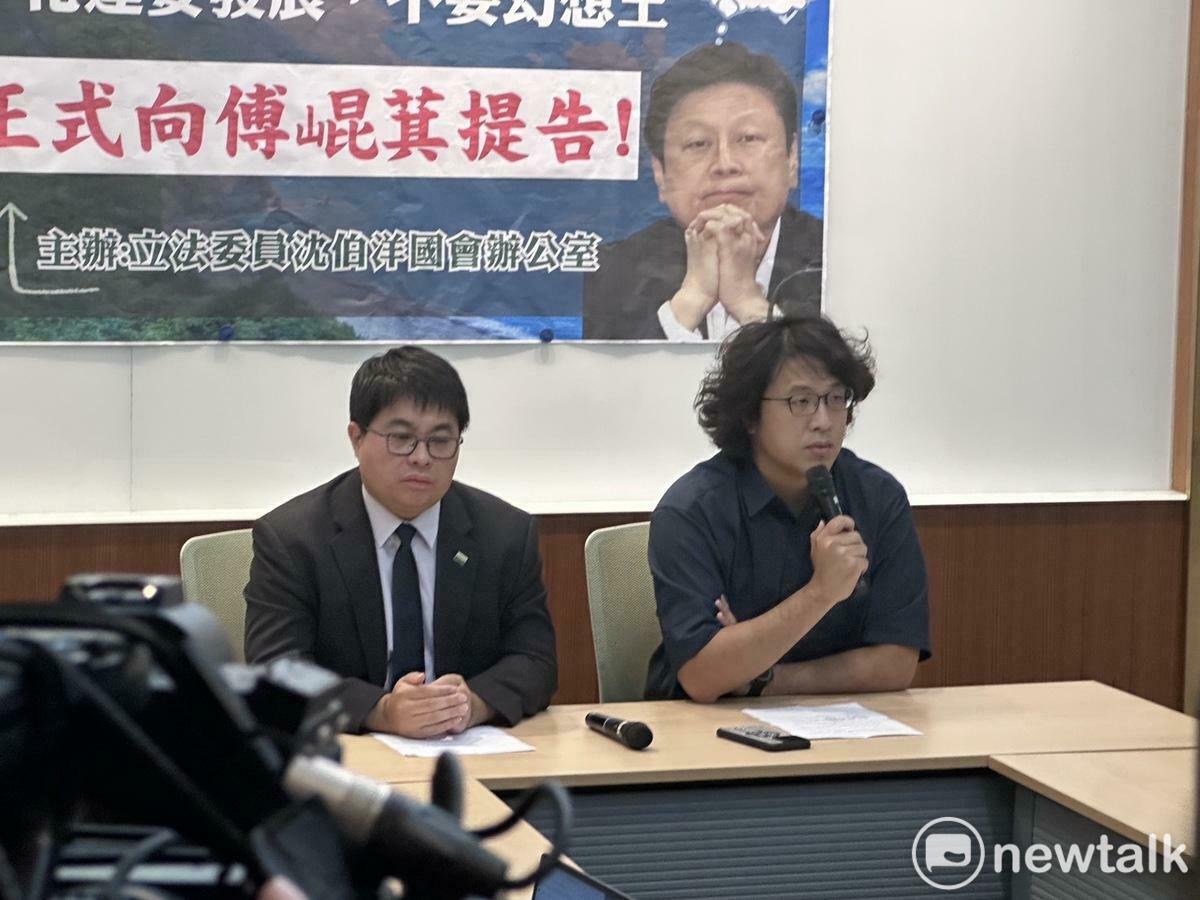民進黨立委沈伯洋今日正式向國民黨團總召傅崐萁提告，要求民事求償。 圖：金大鈞／攝