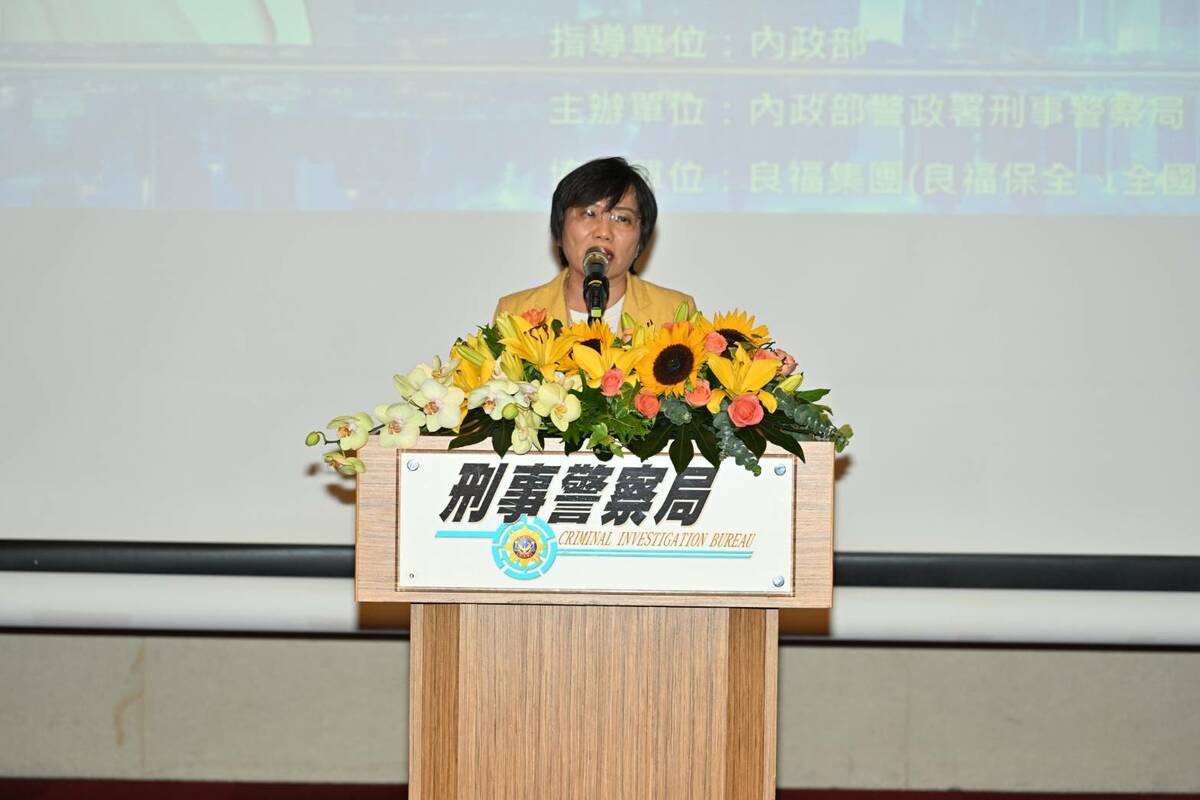 內政部長劉世芳今（24）天表示，保全是社區民眾與警察的重要夥伴，擔負協助維護社區安全的重要角色，這次是首梯100名保全人員防災士培訓課程，期許學員一起提升風險意識。 圖：內政部提供