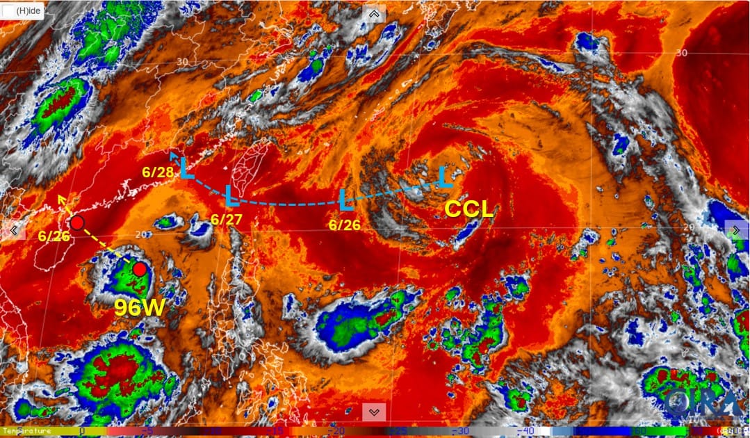 台灣東方的巨大冷心低壓今起逐漸靠近台灣，增加大氣不穩定度，午後大雷雨發生機會增加。 圖：吳聖宇臉書