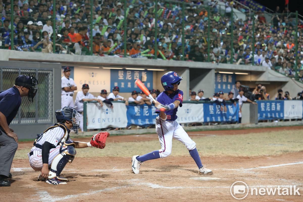 中華隊過去曾兩度奪冠（2011、2019年），上屆（2023年）在冠軍戰飲恨敗給美國隊獲得亞軍，今年將捲土重來再戰。本屆A組有包括中華隊、日本、古巴、墨西哥、澳洲、德國；B組則有美國、多明尼加、南韓、巴拿馬、捷克、南非。 圖：台南市政府提供