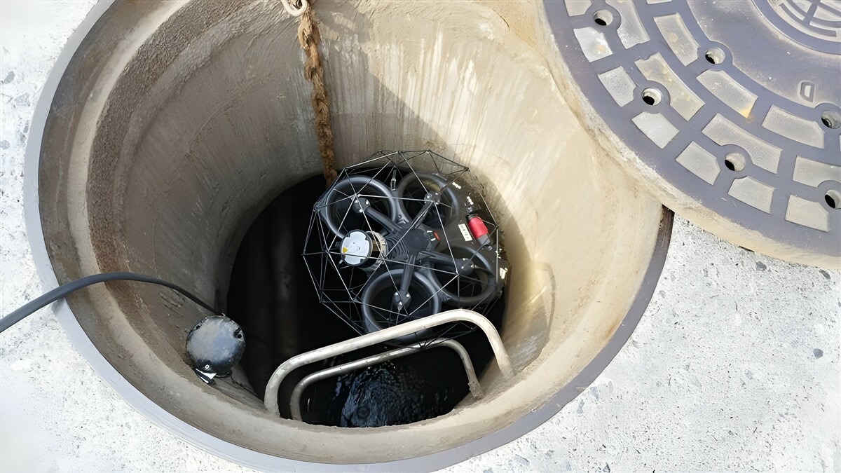 防撞無人機飛入下水道進行探勘。 圖：內政部國土署提供