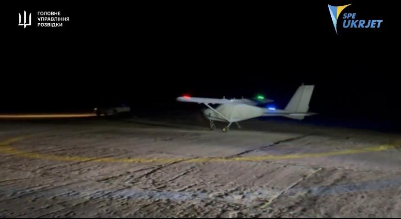 烏軍以輕型飛機 Aeroprakt A-22 改裝的大型自殺式無人機。 圖：翻攝自 X@NoelReports