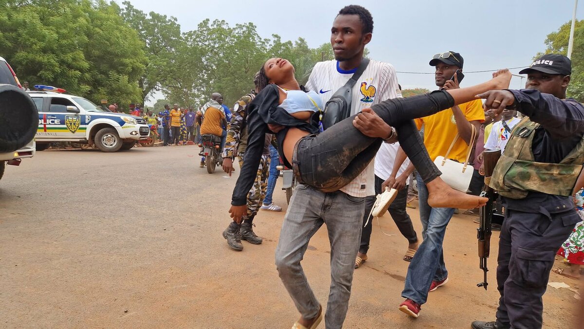 中非共和國首都班基（Bangui）25日驚傳重大校園踩踏事故。 圖：翻攝自X @honore123