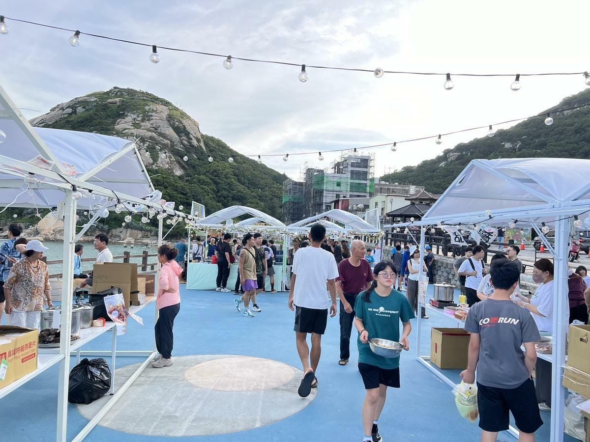 馬祖國家風景區管理處將於北竿馬鼻灣沙灘舉辦別具意義的「淨灘築沙，守護馬鼻灣」活動。 圖：馬管處/提供