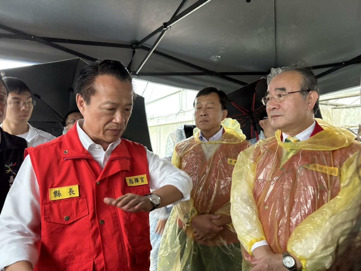 翁章梁表示，有農友去年遭遇3次颱風，已連續兩年沒有收成，希望中央給予輔導，鼓勵嘉義青年穩定從農。 圖：嘉義縣政府提供