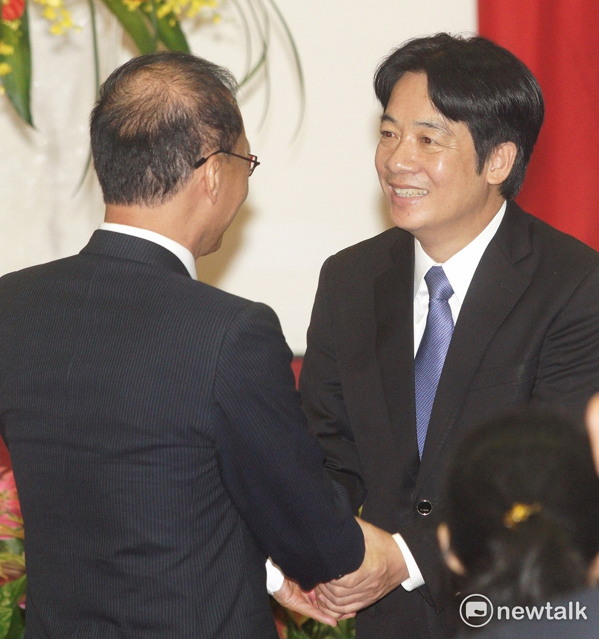 新閣揆賴清德感謝前閣揆林全奠定的政務基礎。 圖：常日豪/攝