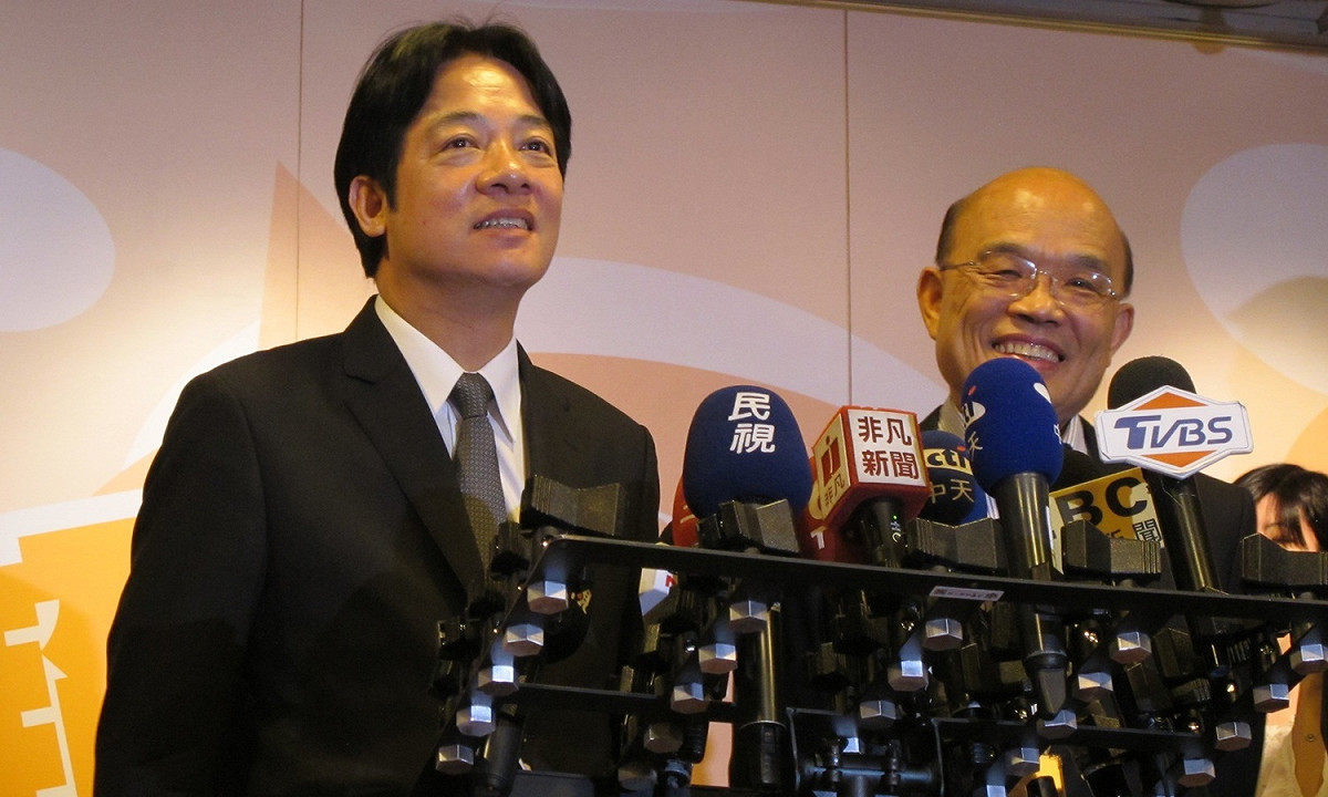 行政院長賴清德（左）10日上午前往拜會前行政院長蘇貞昌。 圖：林朝億/攝