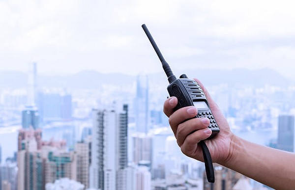 將手機轉化成對講機的 Zello Walkie Talkie，讓使用者在災區訊號受到干擾的情況下，依然可以跟他人聯絡交換狀況。 圖：Flickr提供Nadia開放權