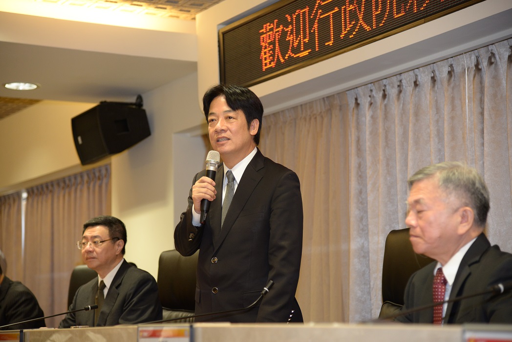 新閣揆賴清德今（12）天視察台電總公司調度中心及防颱中心。 圖：行政院/提供