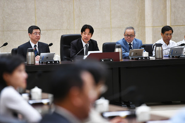 政府透過軍公教加薪３％帶動企業加薪，台大學者辛炳隆形容是:神聖使命。 圖:資料畫面