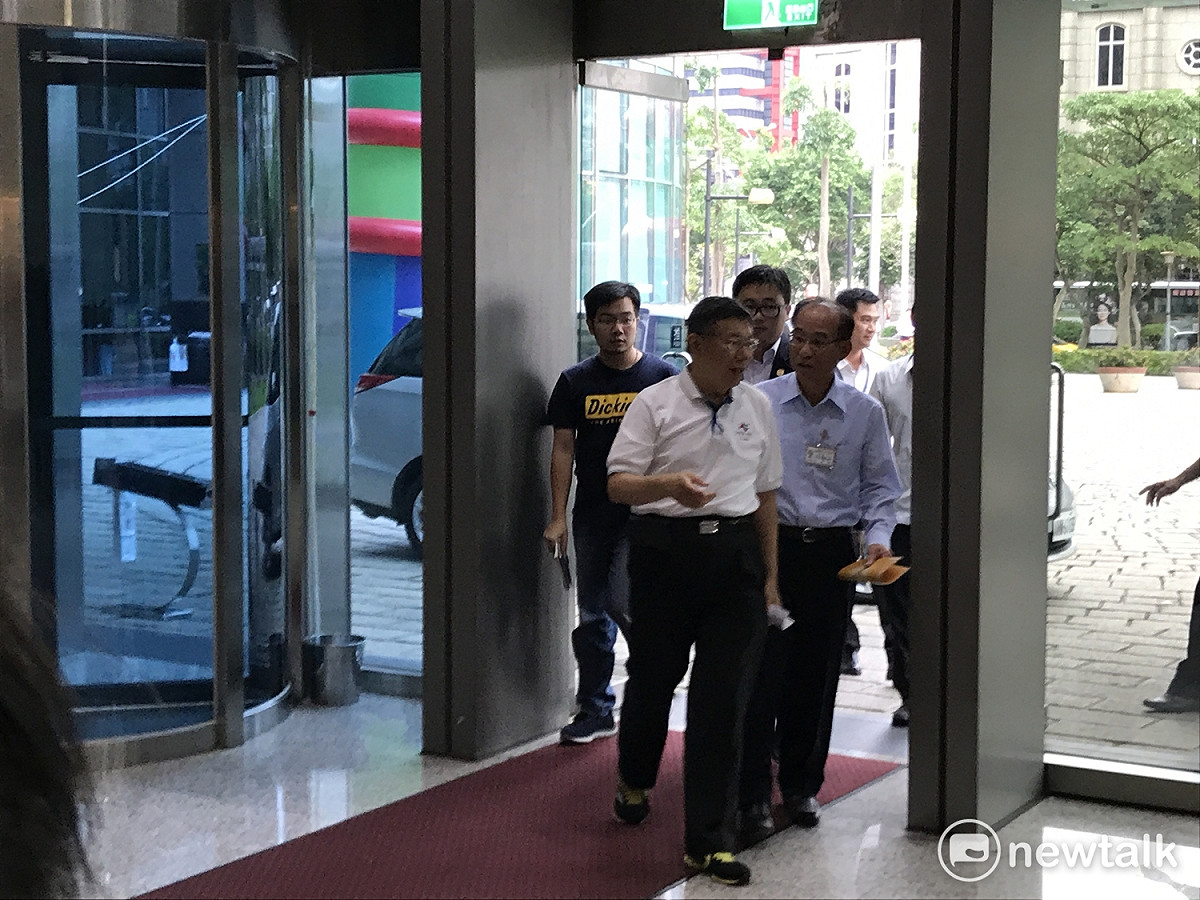 民進黨昨通過「柯文哲條款」，台北市長柯文哲今日重申，民進黨是最重要盟友，希望尋求合作。 圖：周煊惠 / 攝