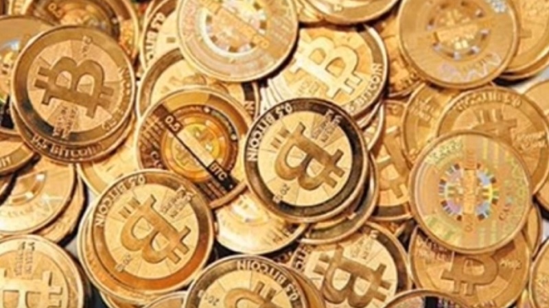 在中國官方宣布要徹查首次代幣發行後，就傳出虛擬貨幣比特幣交易將暫停的消息，市場已出現「大逃亡」現象。 圖：翻攝youtube