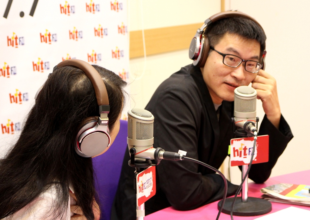 梁文傑指出，柯文哲當時確實有找民進黨的人幫忙看稿，但「那個人」根本不是國安會的諮詢委員；對於柯文哲說民進黨不挺他，他表示柯「得了便宜又賣乖」。 圖 : 蔻蔻早餐 / 提供