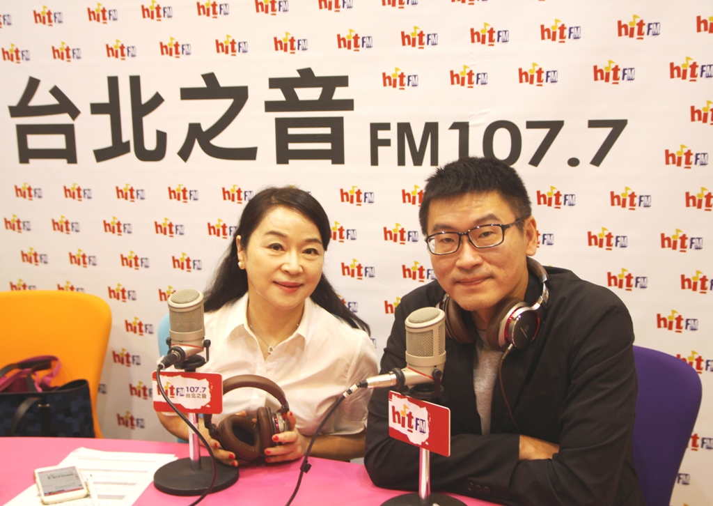 梁文傑指出，柯文哲當時確實有找民進黨的人幫忙看稿，但「那個人」根本不是國安會的諮詢委員；對於柯文哲說民進黨不挺他，他表示柯「得了便宜又賣乖」。 圖 : 蔻蔻早餐 / 提供