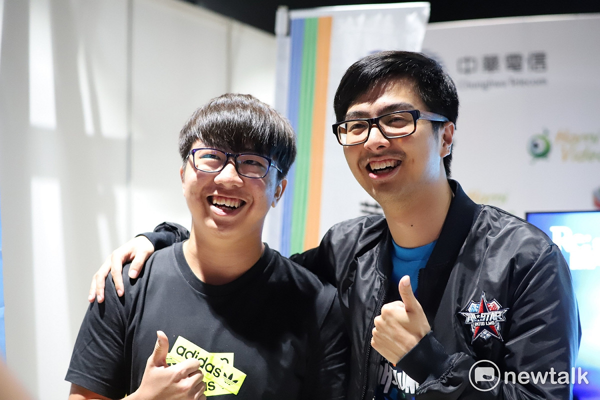 知名前職業選手丁特與粉絲合照。 圖：蔡幸秀/攝影