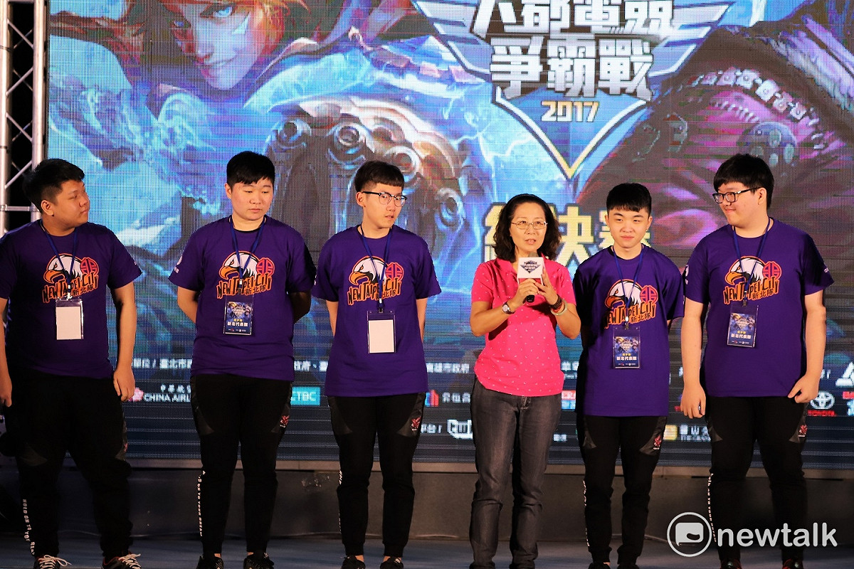 今（16）日《英雄聯盟》六都電競爭霸戰循環賽B組新北代表隊「ahq Fighter」成功晉級總決賽。 圖：蔡幸秀/攝