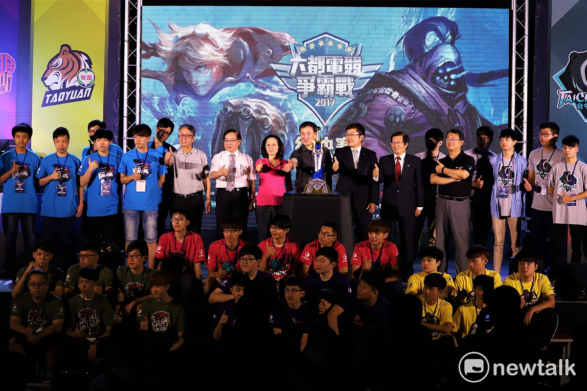 今（16）日《英雄聯盟》六都爭霸戰賽果出爐，由新北代表隊「ahq Fighter」與高雄代表隊「高雄南霸天」成功晉級總決賽。 圖：蔡幸秀/攝影