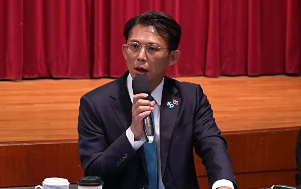 民眾黨主席黃國昌針對總統賴清德發表的團結國家演講內容，予以強烈抨擊。 圖：擷取自趙少康臉書