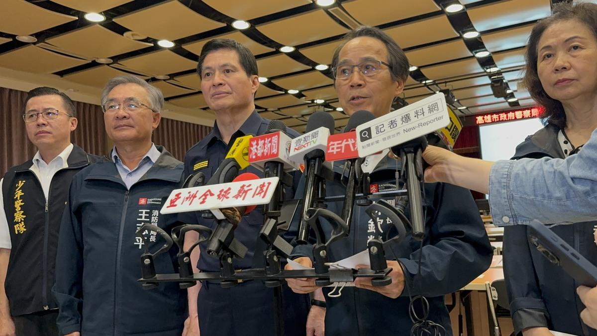 林欽榮(右二)主持稽查掃蕩行動聯合勤教。 圖：高雄市警察局/提供