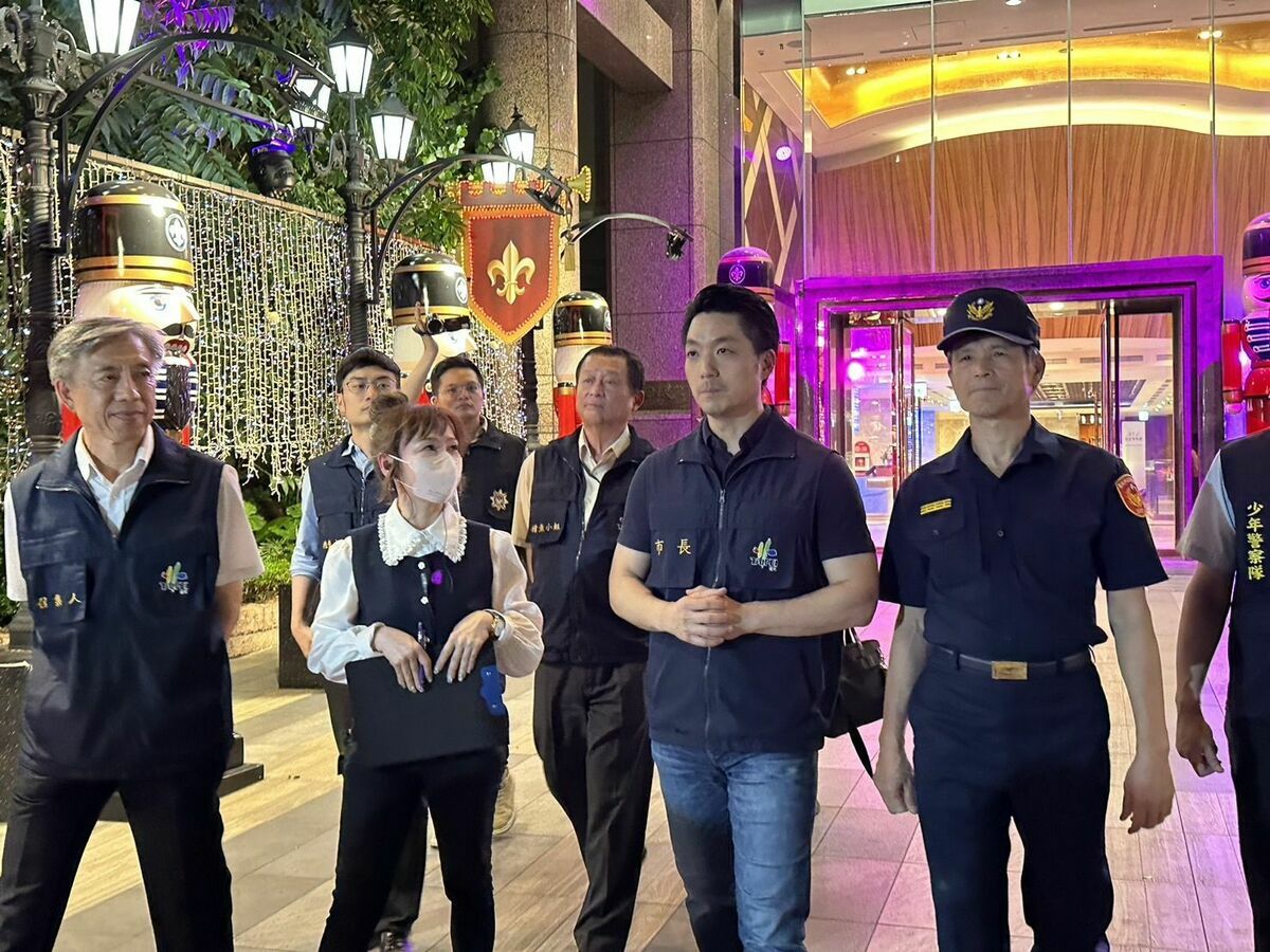 台北市市長蔣萬安率隊稽查，呼籲青少年勿當車手，慎防詐騙。 圖：台北市警局提供