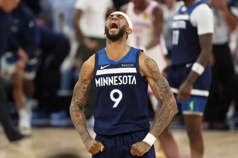 ▲根據ESPN記者Shams Charania報導，NBA美國職籃（National Basketball Association）明尼蘇達灰狼後衛Nickeil Alexander-Walker，將以4年6200萬美金（約新台幣18.1億）的合約加盟亞特蘭大老鷹。（圖／美聯社／達志影像）