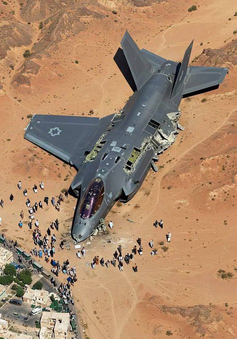 伊朗電視台不斷輪播宣稱擊落的美軍B-2轟炸機、以色列F-35匿蹤戰機等畫面。 圖： 翻攝自 X