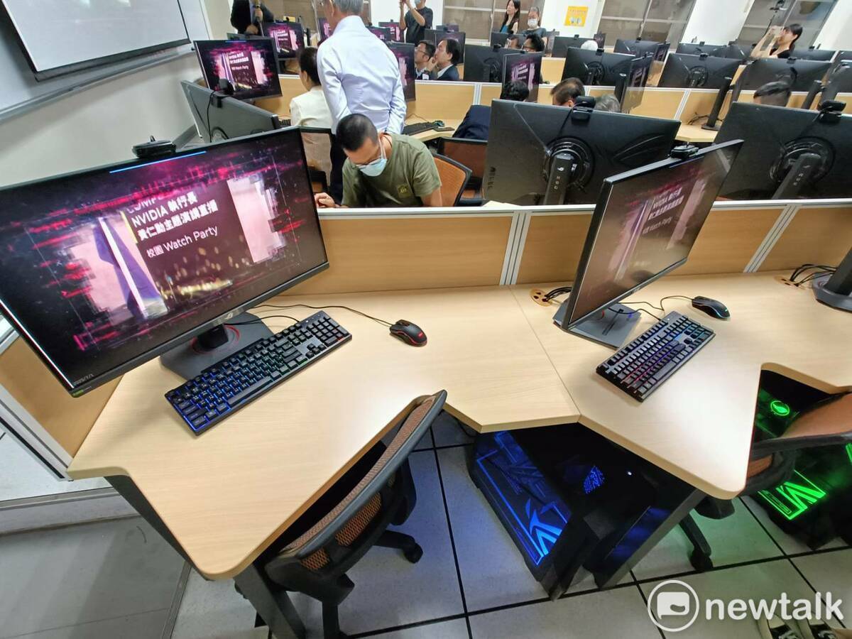 「玉釵AI PC教室」的設備相當頂尖。 圖：唐復年/攝