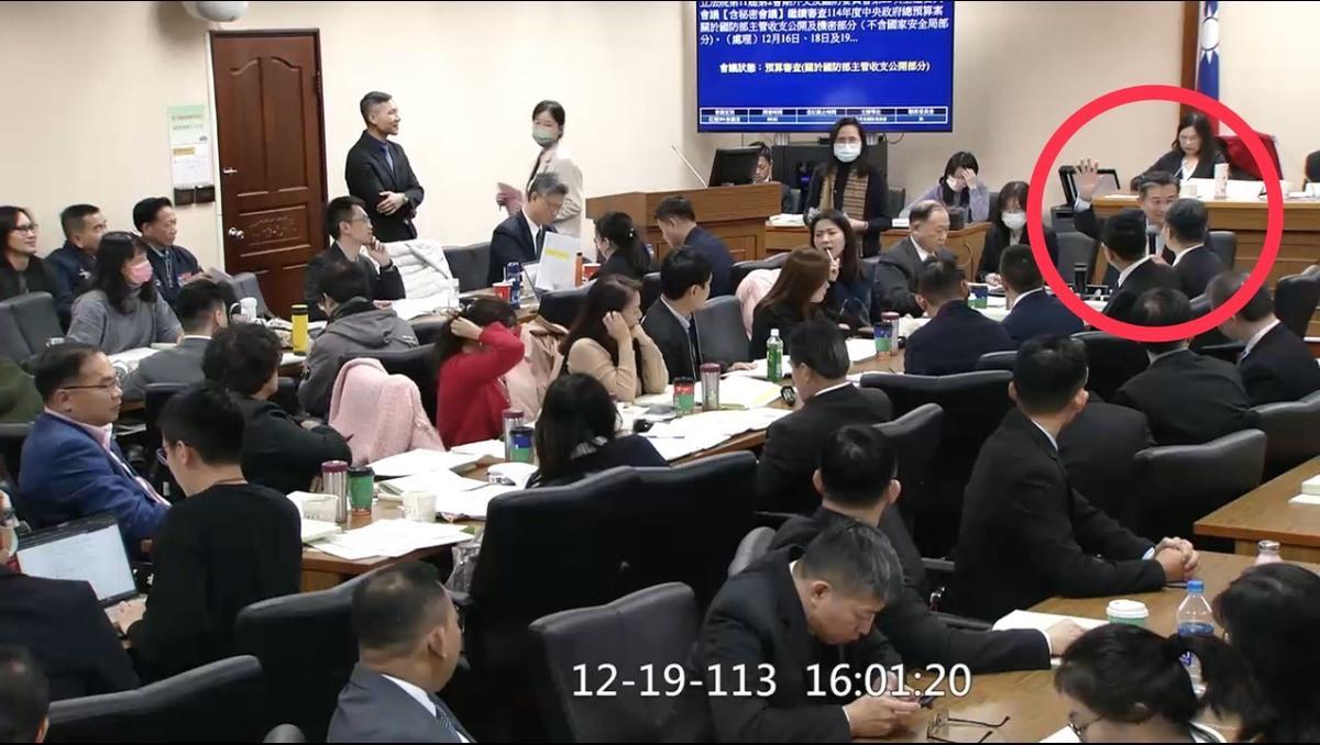 徐巧芯強調，通過刪減「獵鴞專案」45.7億元的關鍵一票，是由民進黨立委王定宇所投下。 圖：徐巧芯/提供/提供