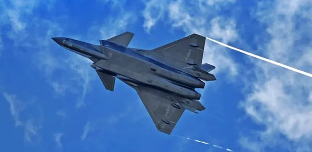 解放軍殲-20戰機。 圖 : 翻攝自儒雅隨和老泰勒