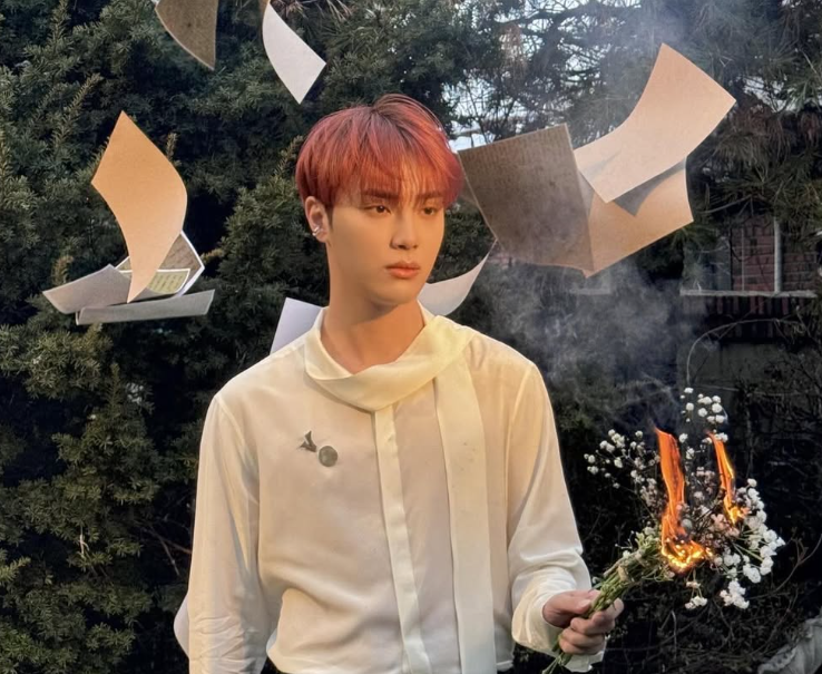 周鶴年因被爆出與明日花綺羅進行性交易而遭到民眾告發。韓國警方調查後，今(2)日表示，「因為缺乏具體事證，予不起訴處分」。 圖：翻攝自周鶴年IG