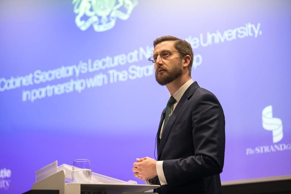 英國前內閣秘書長暨文官長的凱斯 圖：翻攝自英國內閣府的Ｘ