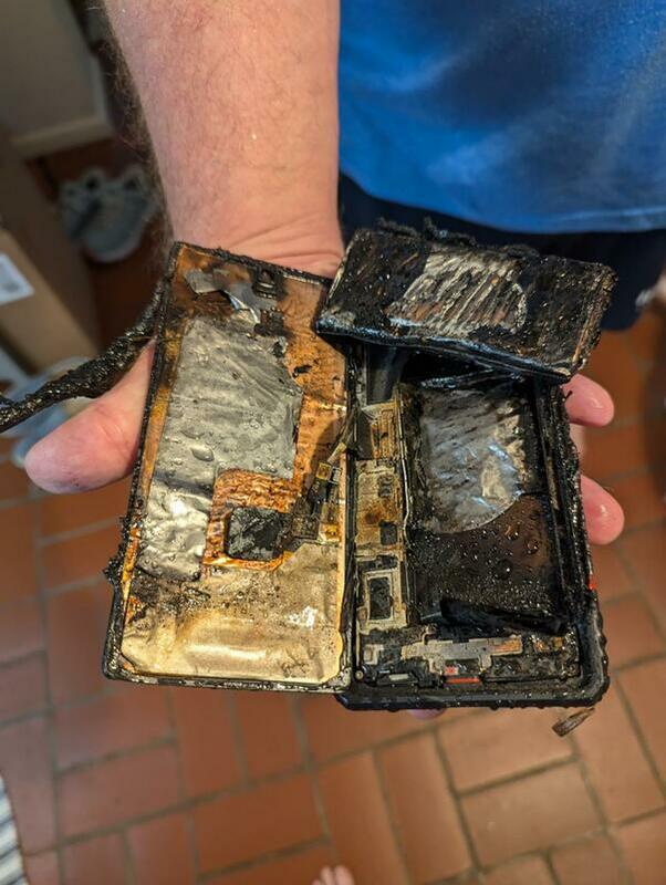 Google指出，部分的Pixel 6a手機充電時有電池過熱風險，須透過更新軟體方式，強制開啟電池管理功能。 圖：翻攝自Google社群