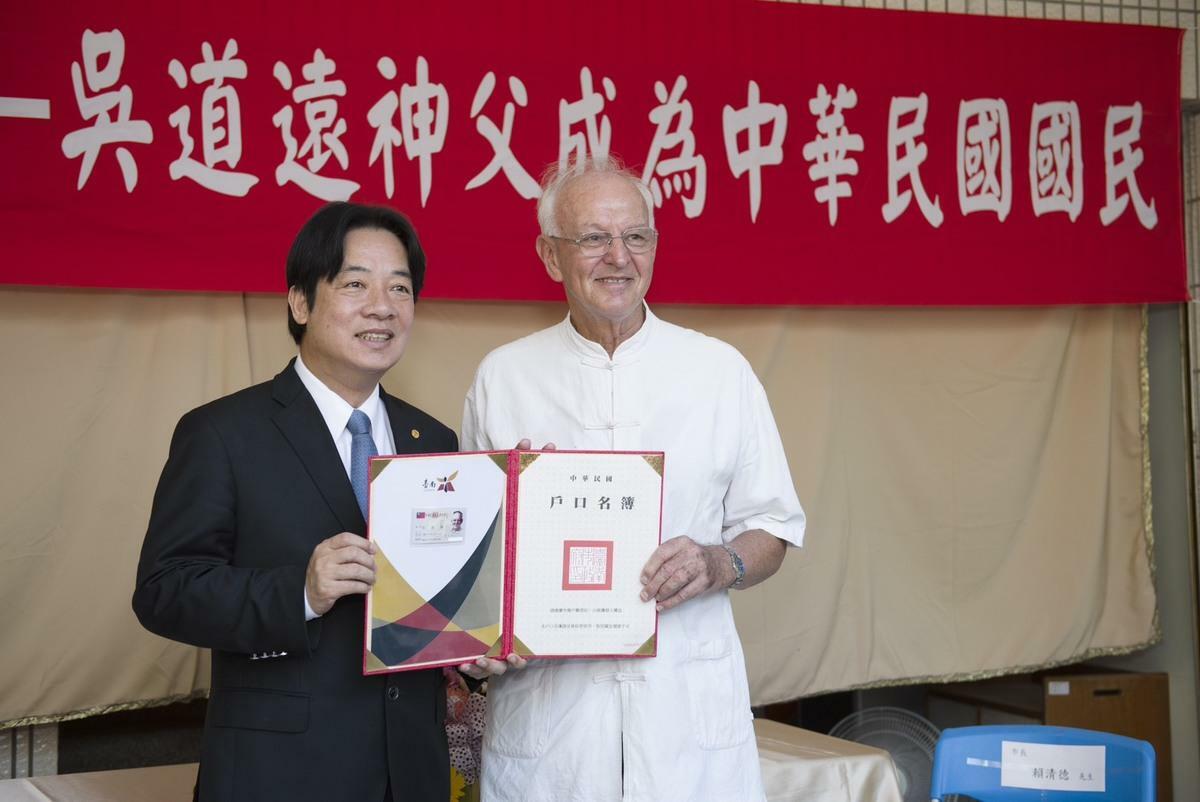 吳道遠神父為台灣的特殊教育與早療服務做出影響深遠的奉獻，也是台南第二位因特殊功勳歸化台籍的人士。 圖：美善基金會提供